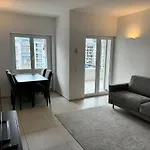 Urban By Quokka 360 - Modern Minimal In Апартаменты