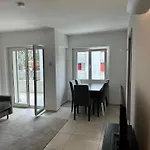 Апартаменты Urban By Quokka 360 - Modern Minimal In