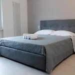 Апартаменты Urban By Quokka 360 - Modern Minimal In