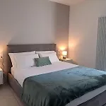 Апартаменты Urban By Quokka 360 - Modern Minimal In *