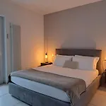 Urban By Quokka 360 - Modern Minimal In Апартаменты