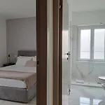 Апартаменты Urban By Quokka 360 - Modern Minimal In