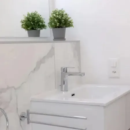 Urban By Quokka 360 - Modern Minimal In Apartment Lugano